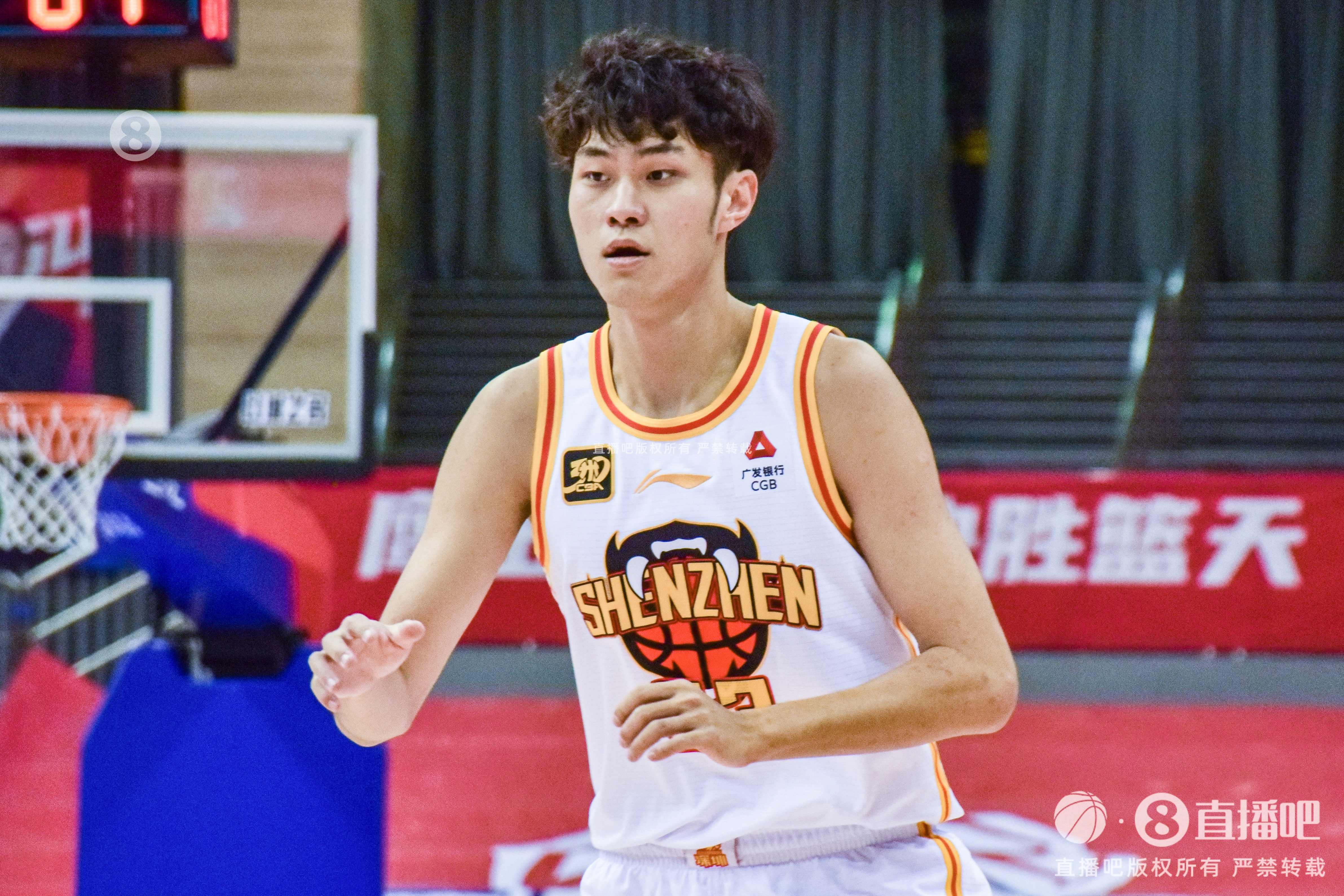 球队主攻点!王浩然16中8拿到全队最高20分外加2板4助2断