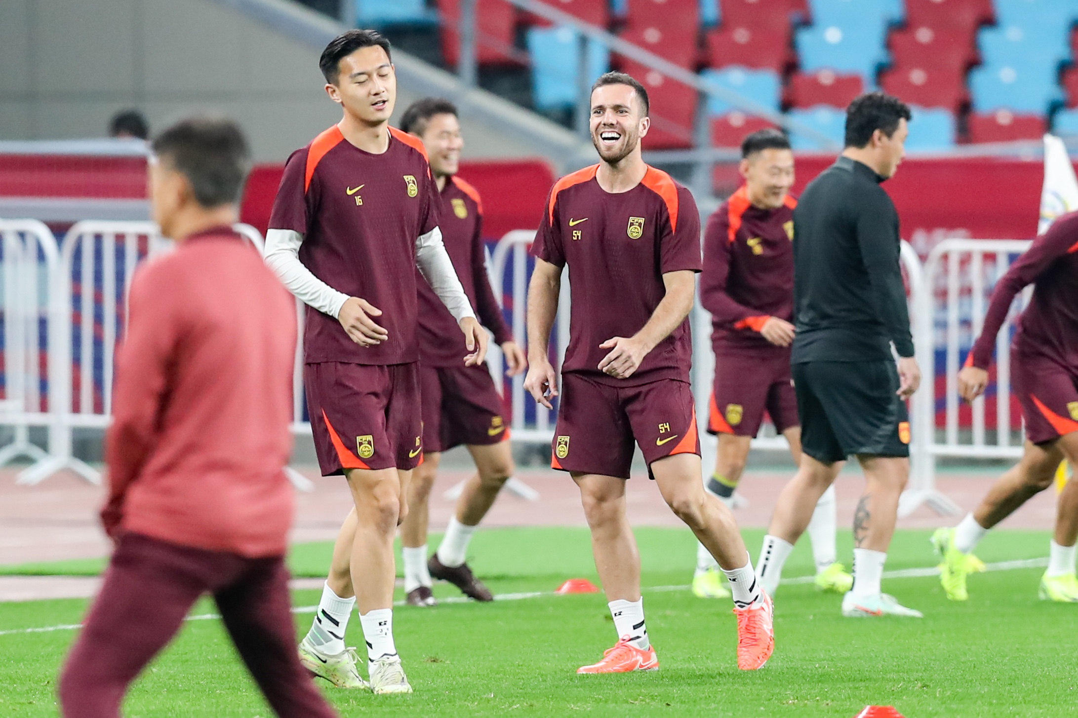 媒体人:塞鸟和王钰栋会是奇兵,对手未必会对他们做足功课